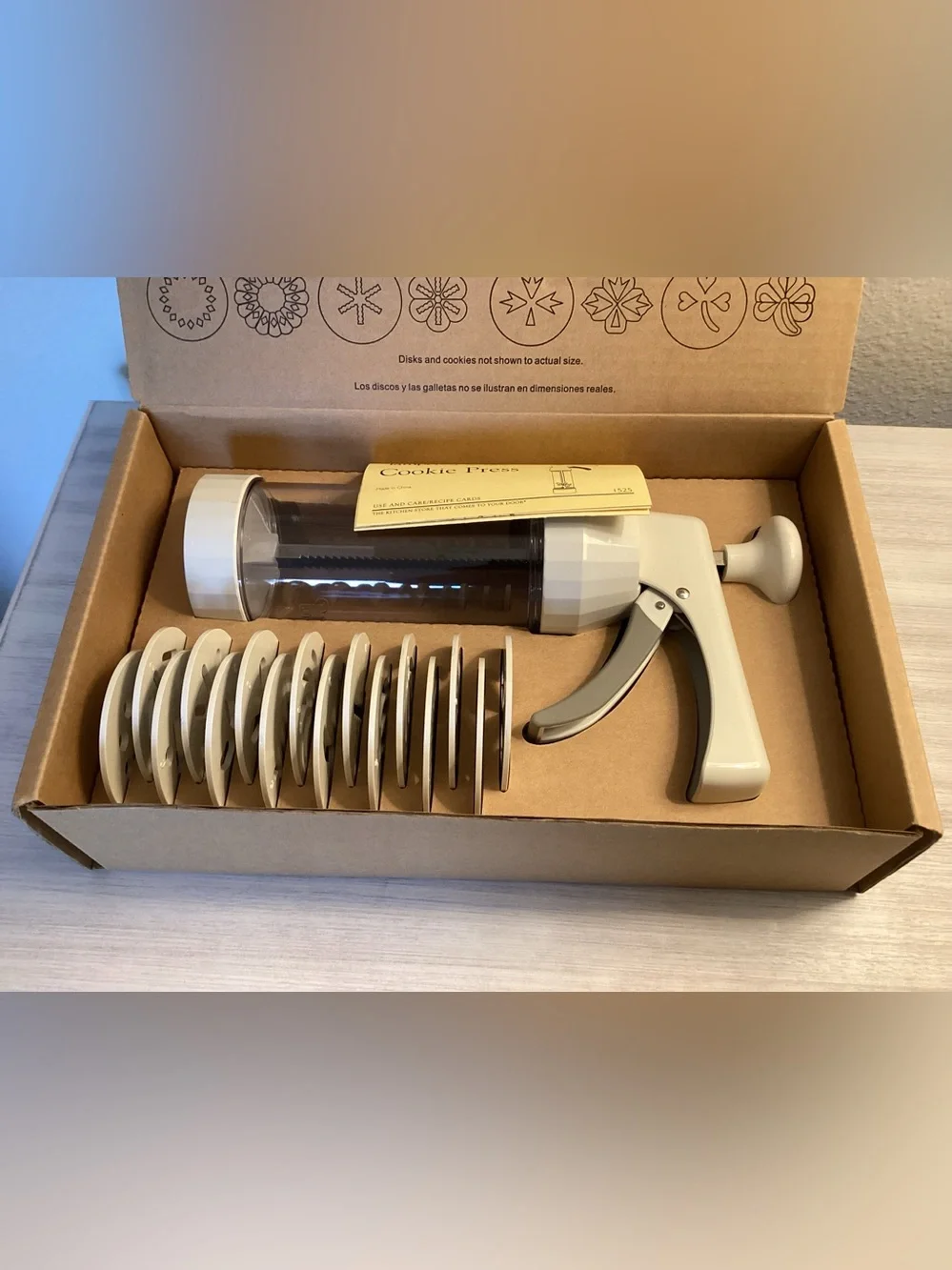 The Pampered Chef Tan Cookie Press - Reliable Cookie Press